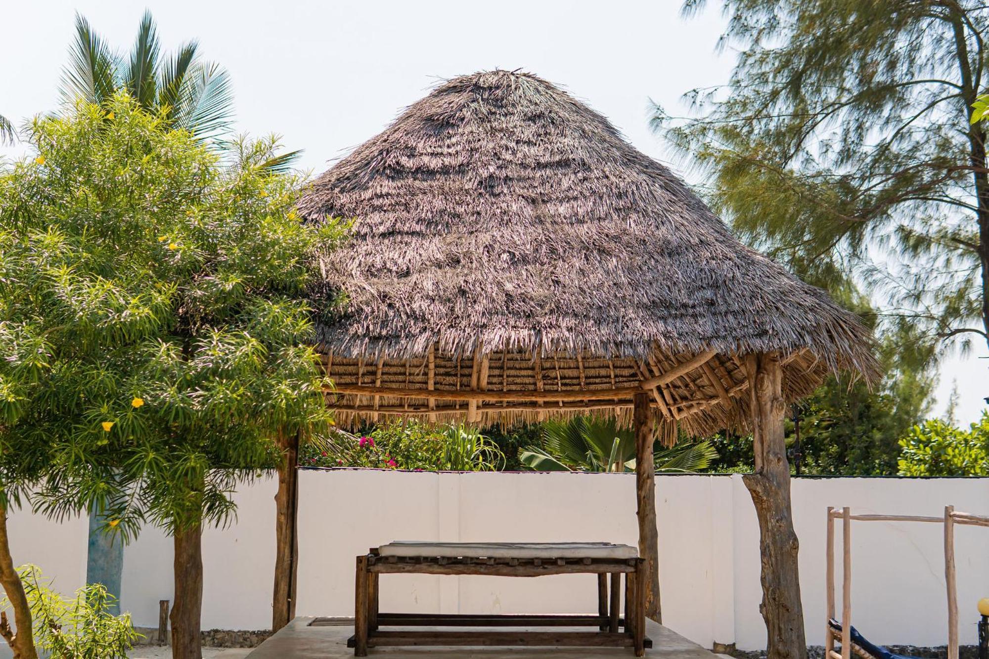 Jaribu Beach Hotel Paje Luaran gambar